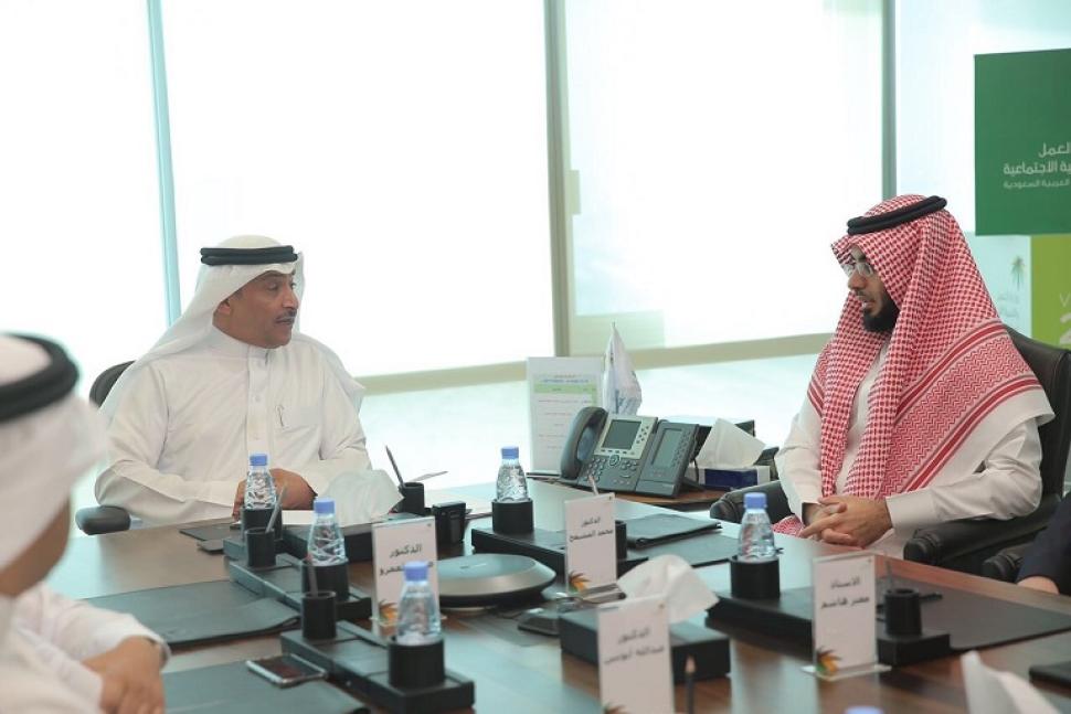 نائب وزير العمل والتنمية الاجتماعية يبحث مع وكيل وزارة الاتصالات وتقنية المعلومات تعزيز الشراكةفي مجالات التحول الرقمي نائب وزير العمل والتنمية الاجتماعية يبحث مع وكيل وزارة الاتصالات وتقنية المعلومات تعزيز الشراكةفي مجالات التحول الرقمي