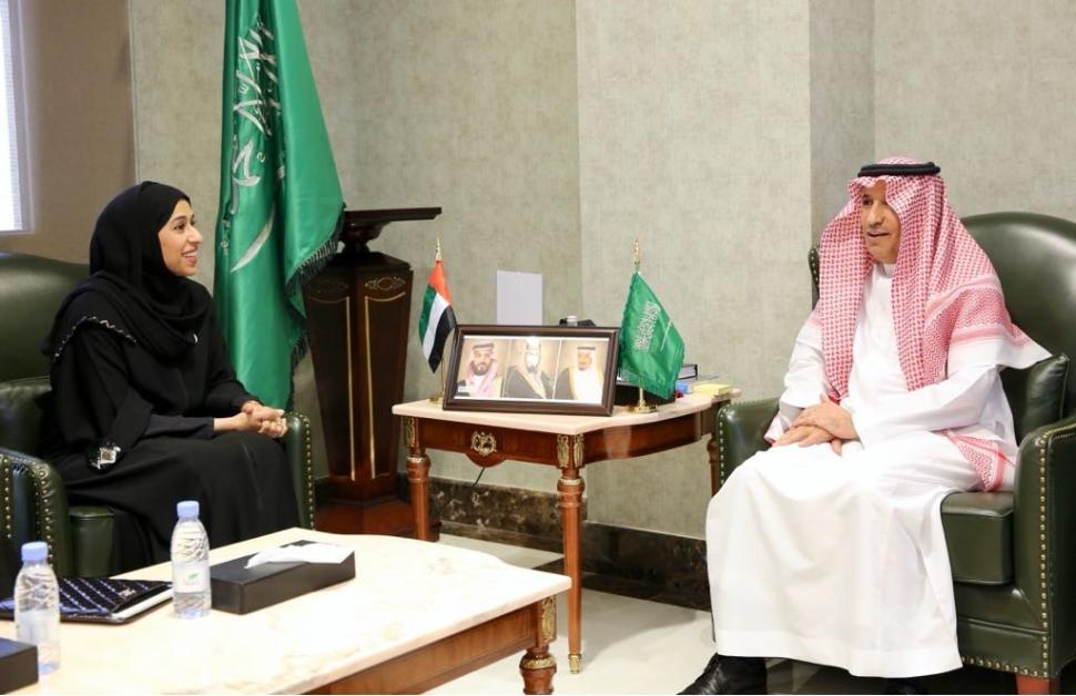 وزير العمل والتنمية الاجتماعية يبحث مع وزيرة تنمية المجتمع في دولة الإمارات سبل تعزيز التعاون المشترك وزير العمل والتنمية الاجتماعية يبحث مع وزيرة تنمية المجتمع في دولة الإمارات سبل تعزيز التعاون المشترك