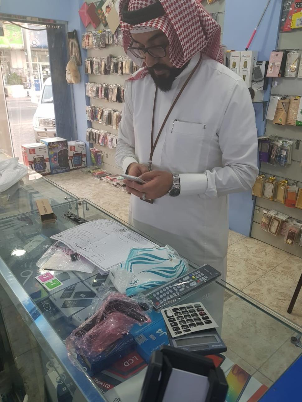 "العمل والتنمية الاجتماعية" تنفذ 40 ألف جولة تفتيشية على محال الاتصالات للتحقق من التوطين.. وضبط 1777 مخالفة "العمل والتنمية الاجتماعية" تنفذ 40 ألف جولة تفتيشية على محال الاتصالات للتحقق من التوطين.. وضبط 1777 مخالفة