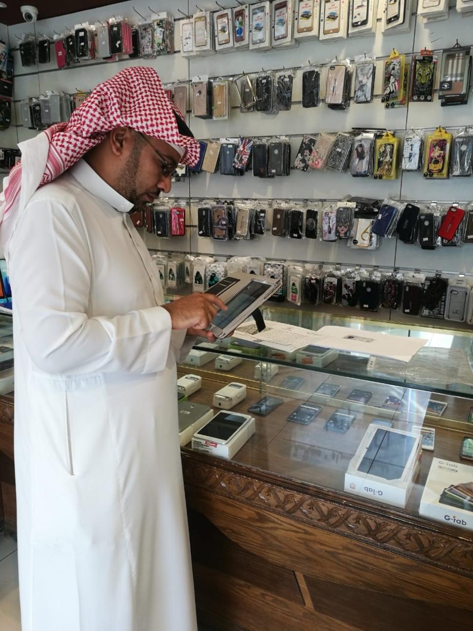 "العمل والتنمية الاجتماعية": الجولات التفتيشية تضبط 2120 مخالفة لقرار توطين قطاع الاتصالات وتنذر 1573 منشأة أخرى "العمل والتنمية الاجتماعية": الجولات التفتيشية تضبط 2120 مخالفة لقرار توطين قطاع الاتصالات وتنذر 1573 منشأة أخرى