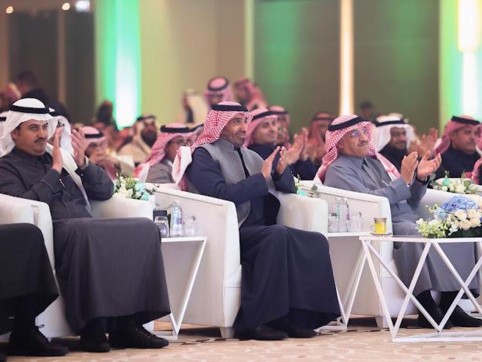وزير الموارد البشرية والتنمية الاجتماعية يرعى حفل "إخاء" السنوي ويؤكد على أهمية تمكين الأيتام في المجتمع وتعزيز مشاركتهم في التنمية الوطنية وزير الموارد البشرية والتنمية الاجتماعية يرعى حفل "إخاء" السنوي ويؤكد على أهمية تمكين الأيتام في المجتمع وتعزيز مشاركتهم في التنمية الوطنية