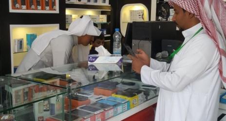 "العمل والتنمية الاجتماعية": فرق التفتيش تضبط 5520 مخالفة لقرار توطين قطاع الاتصالات عبر 13 ألف زيارة ميدانية منذ بداية 2017