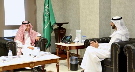 وزير العمل والتنمية الاجتماعية يبحث مع السفير الإماراتي آفاق التعاون بين البلدين وسبل تطويرها