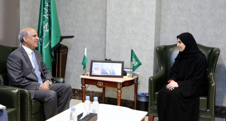 د. تماضر الرماح تلتقي سفير جمهورية باكستان لدى المملكة