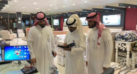 "العمل والتنمية الاجتماعية" تنفذ 4084 جولة تفتيشية في المناطق لتحقق من توطين منافذ البيع في 4 أنشطة