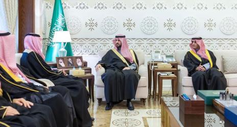 نائب أمير الشرقية يستقبل وزير الموارد البشرية والتنمية الاجتماعية