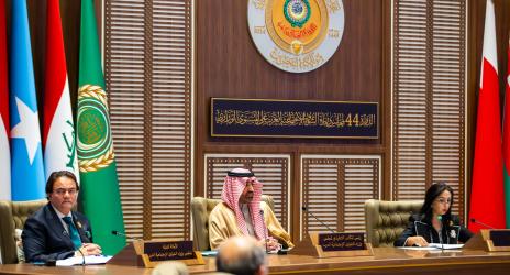 وزير الموارد البشرية والتنمية الاجتماعية يشارك في اجتماع مجلس وزراء الشؤون التنمية الاجتماعية العرب في دورته الـ 44 في المنامة.jpg
