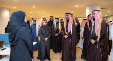 وزير الموارد البشرية.. يدشن عيادات التمكين في المنطقة الشرقية