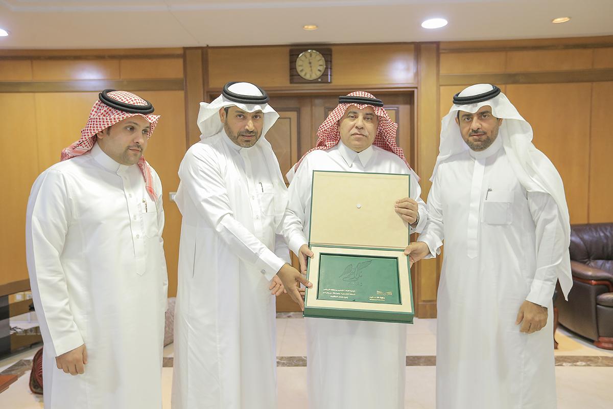 معالي د.ماجد القصبي يستقبل القائمين على مبادرة تلاحم وتراحم بتعليم #الرياض والهادفة لتعزيز المشاركة المجتمعية.