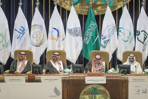همام عبدالمحسن يتخرج من الثانوية بتقدير ٩٩٪ ويجتاز سنة العلوم الطبية بـ ٤.٩٠ من ٥ والوزير يكرمه