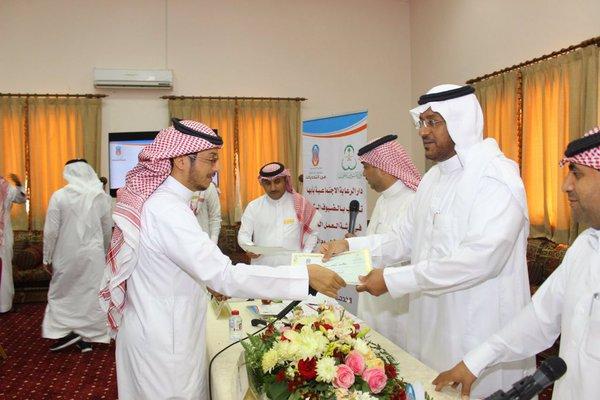 فرع الوزارة بمنطقة #عسير يفعل اليوم العالمي للخدمة الاجتماعية بورشة عمل للأخصائيين الاجتماعيين.