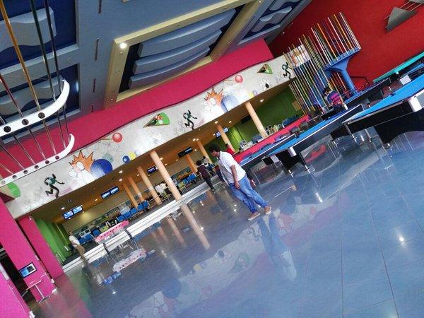 أبناؤنا بمؤسسة التربية النموذجية بأبها يمارسون الأنشطة الرياضية المختلفة.