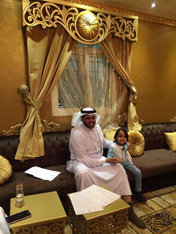 وقف فريق الحماية الاجتماعية في الطائف بمنطقة مكة المكرمة على حالة الطفل المعنف وزارته في منزله واطمأن على سلامته