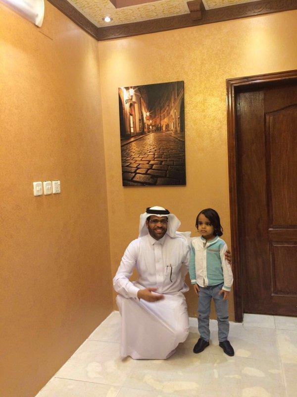 وقف فريق الحماية الاجتماعية في الطائف بمنطقة مكة المكرمة على حالة الطفل المعنف وزارته في منزله واطمأن على سلامته