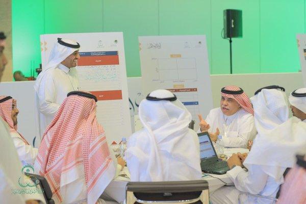 معالي وزير الشؤون الاجتماعية ومعالي وزير العمل، يحضران ورشة عمل ⁧#أيادي_الخير⁩ الهادفة لتمكين الأسر المنتجة