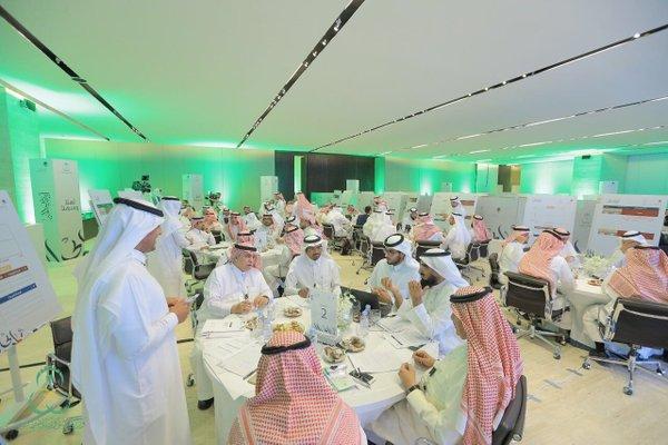 معالي وزير الشؤون الاجتماعية ومعالي وزير العمل، يحضران ورشة عمل ⁧#أيادي_الخير⁩ الهادفة لتمكين الأسر المنتجة