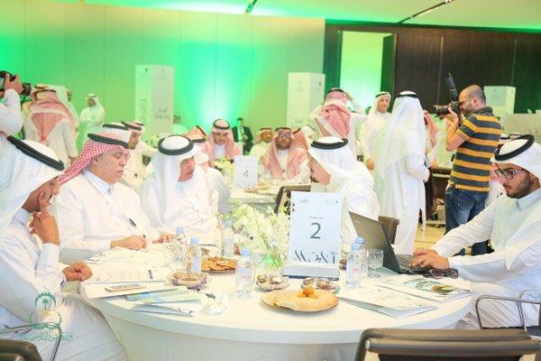 معالي وزير الشؤون الاجتماعية ومعالي وزير العمل، يحضران ورشة عمل ⁧#أيادي_الخير⁩ الهادفة لتمكين الأسر المنتجة