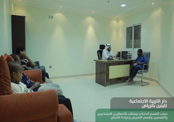 لأجل رعاية متكاملة لأبنائنا داخل الدار، ضمنّا المبنى بمكاتب لأخصائيين اجتماعيين ونفسيين إضافة إلى قسم التمريض.
