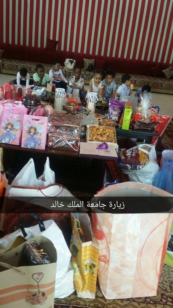 منسوبات كلية الآداب للبنات بأبها يزرن أبناءنا بحضانة أبها.