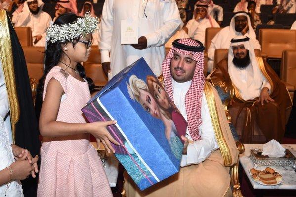 بمناسبة يوم اليتيم العربي، أقيم أمس بمنطقة مكة حفل تم إهداء بناتنا وأبناءنا المتميزين ٦ سيارات و١٥طقم ذهب و٨٥ آيباد.