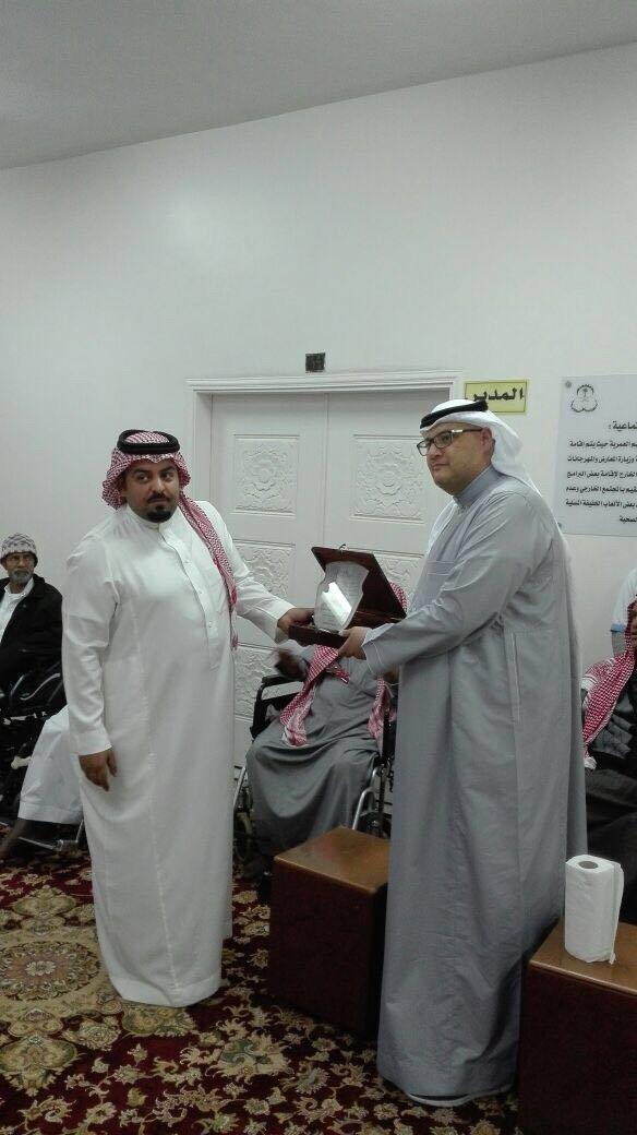 فريق تطوعي يزورون آباءنا بدار الرعاية الاجتماعية بالطائف وينفذون عدداً من الفعاليات.
