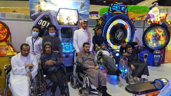 أبناؤنا في التأهيل الشامل بالدرعية في رحلة ترفيهية لأحد الأسواق التجارية بالرياض.