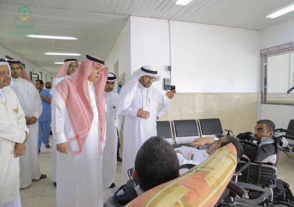 معالي د. ماجد القصبي يتفقد مركز التأهيل الشامل بالأحساء.