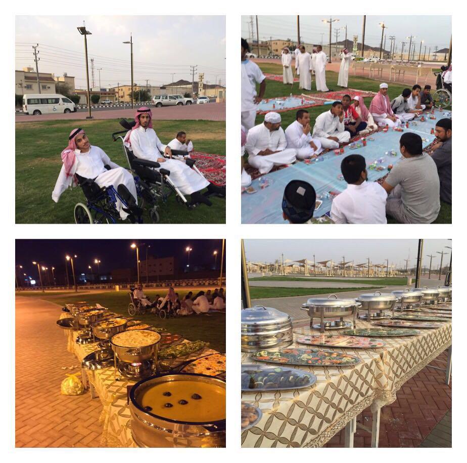التأهيل الشامل للذكور بـ #عفيف يُقيم إفطار جماعي لنزلائه بإحدى الحدائق بحضور عدد من مدراء الدوائر الحكومية.